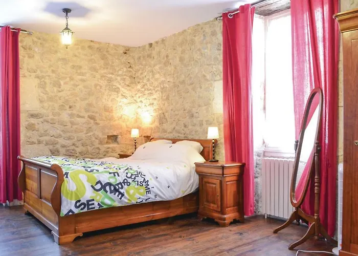 Cozy In Puy Leveque Casa de Férias *