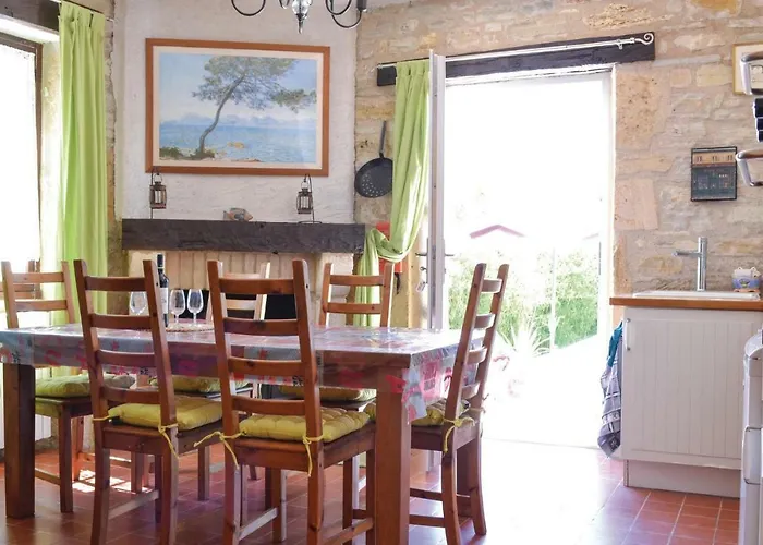 Casa de Férias Cozy In Puy Leveque