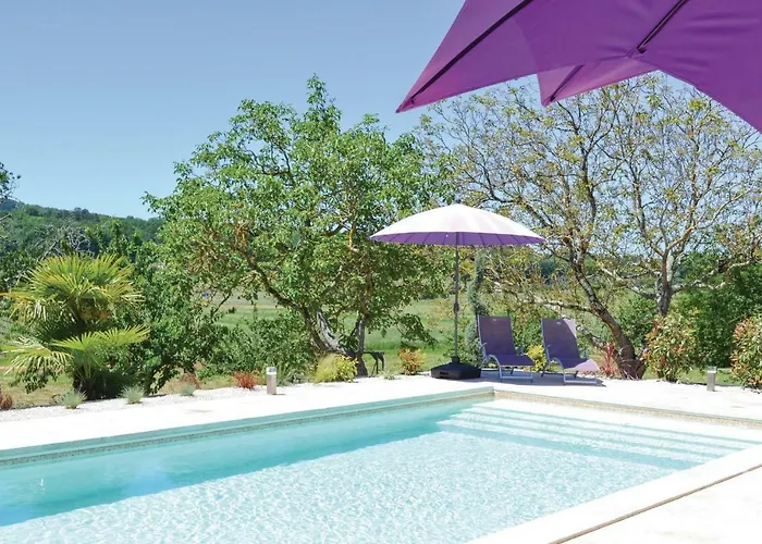 Cozy In Puy Leveque Casa de Férias